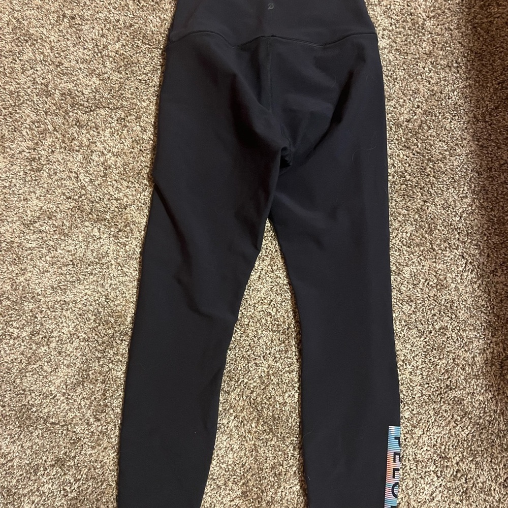 Peloton Women's size S navy Leggings
